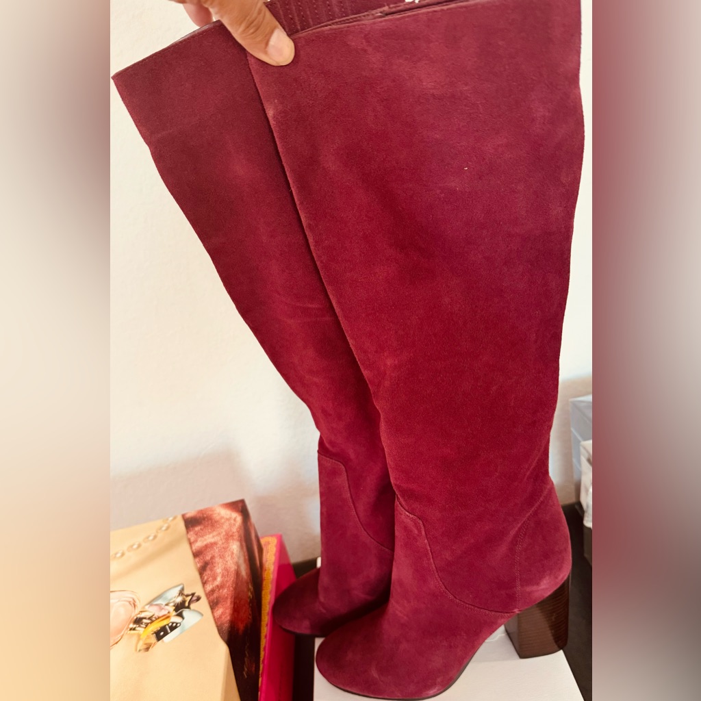 Michael Kors Women Suede Boots Burgundy Color Size 7 $95